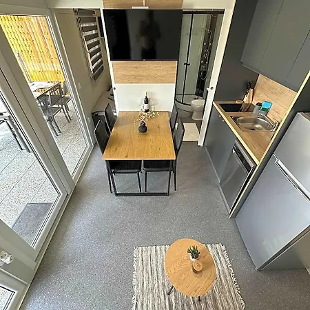 Hotel Mobile House Karpet Pirovac
