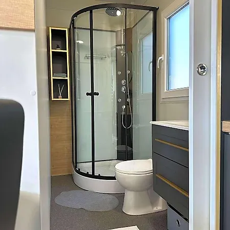 Mobile House Karpet Pirovac