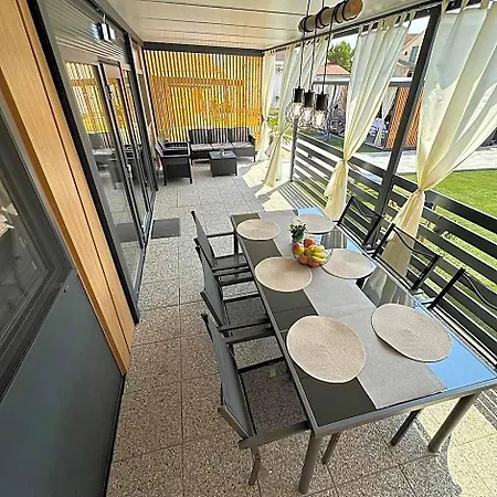 Hotel Mobile House Karpet
