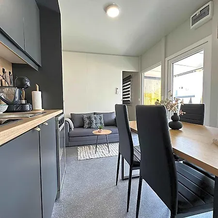 Mobile House Karpet Pirovac
